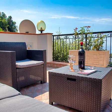 Διαμέρισμα La Maison Raffaele & Rita